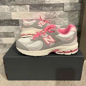 New!! New Balance 2002R kids sneakers